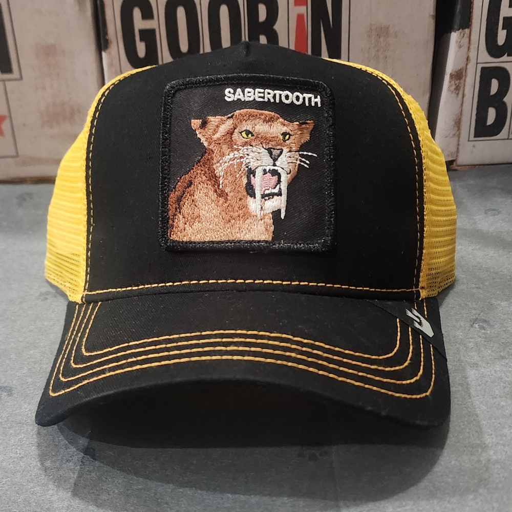 Grooin Trucker Hat Sabertooth